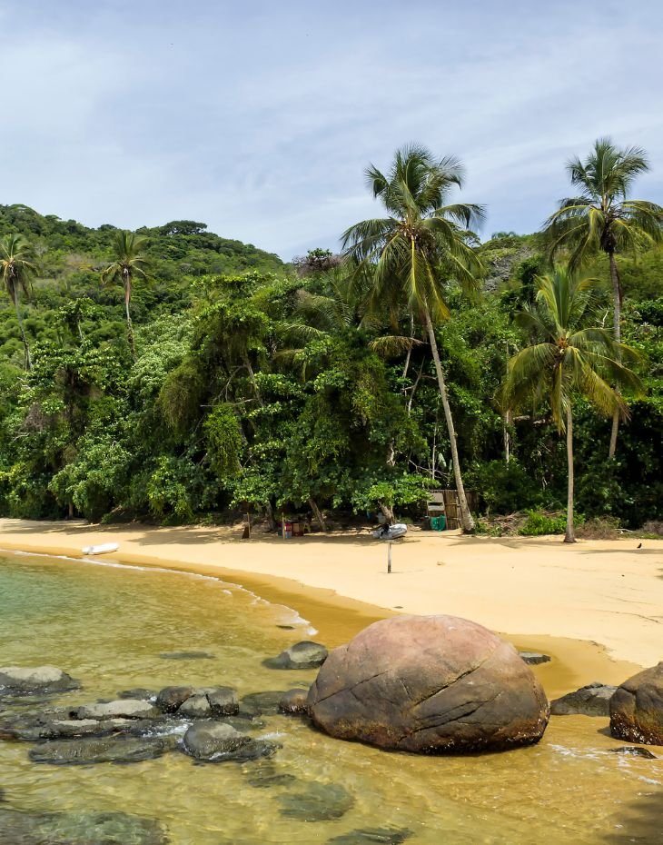Roteiro de lancha Águas Quentes em Angra dos Reis e Ilha Grande